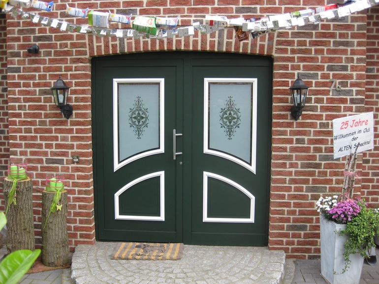 Aluminium Haustür in grün